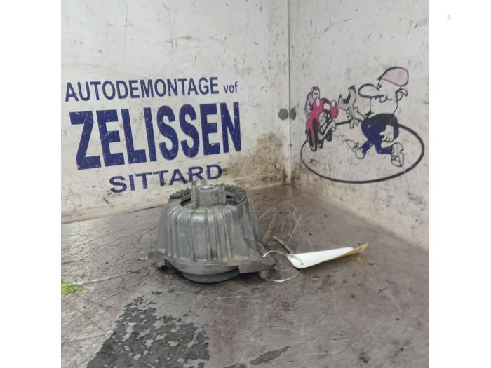 Gebruikte Motorrubber Mercedes E Estate (S212) E-200 CDI 16V BlueEfficiency,BlueTEC Prijs € 36,75 Margeregeling aangeboden door Zelissen V.O.F. autodemontage