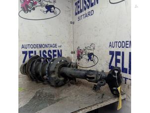 Gebruikte Mac Phersonpoot links-voor Mercedes E Estate (S212) E-200 CDI 16V BlueEfficiency,BlueTEC Prijs € 183,75 Margeregeling aangeboden door Zelissen V.O.F. autodemontage