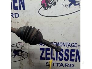 Gebruikte Aandrijfas links-voor Ford Transit 2.0 TDCi 16V 260S Prijs € 78,75 Margeregeling aangeboden door Zelissen V.O.F. autodemontage