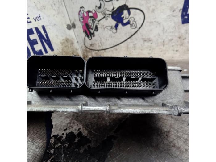 Computer Motormanagement van een Mercedes-Benz A (W168) 1.9 A-190 2002