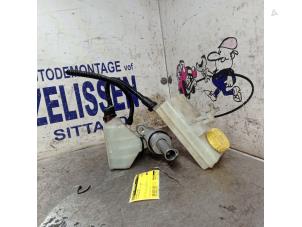 Gebruikte Hoofdremcilinder Citroen Berlingo 1.6 Hdi 75 16V Phase 1 Prijs € 31,50 Margeregeling aangeboden door Zelissen V.O.F. autodemontage