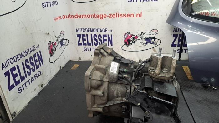 Gebruikte Versnellingsbak Ford Fiesta 6 (JA8) 1.25 16V Prijs € 446,25 Margeregeling aangeboden door Zelissen V.O.F. autodemontage
