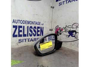 Gebruikte Spiegel Buiten links Peugeot 208 I (CA/CC/CK/CL) 1.2 Vti 12V PureTech 82 Prijs € 99,75 Margeregeling aangeboden door Zelissen V.O.F. autodemontage