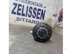 Gebruikte Schakelaar Licht Opel Corsa D 1.4 16V Twinport Prijs € 15,75 Margeregeling aangeboden door Zelissen V.O.F. autodemontage