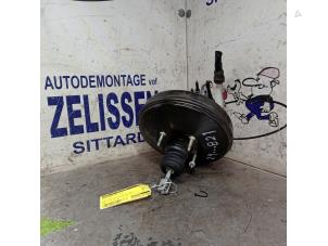 Gebruikte Rembekrachtiger Ford Fiesta 6 (JA8) 1.25 16V Prijs € 47,25 Margeregeling aangeboden door Zelissen V.O.F. autodemontage