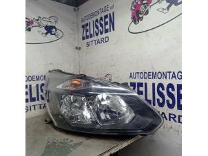 Gebruikte Koplamp rechts Ford Transit Custom 2.0 TDCi 16V Eco Blue 105 Prijs € 236,25 Margeregeling aangeboden door Zelissen V.O.F. autodemontage