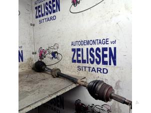 Gebruikte Aandrijfas rechts-voor Toyota Avensis Wagon (T25/B1E) 1.8 16V VVT-i Prijs € 42,00 Margeregeling aangeboden door Zelissen V.O.F. autodemontage