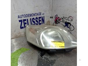 Gebruikte Koplamp rechts Citroen Nemo (AA) 1.4 HDi 70 Prijs € 42,00 Margeregeling aangeboden door Zelissen V.O.F. autodemontage