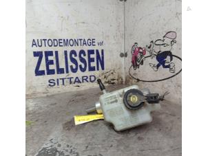 Gebruikte Hoofdremcilinder Volkswagen Passat Variant (3C5) 2.0 TDI 16V 140 Prijs € 26,25 Margeregeling aangeboden door Zelissen V.O.F. autodemontage