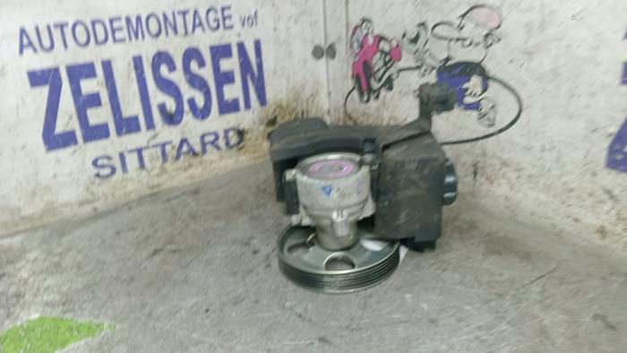 Gebruikte Servopomp Peugeot 206+ (2L/M) 1.1 XR,XS Prijs € 57,75 Margeregeling aangeboden door Zelissen V.O.F. autodemontage