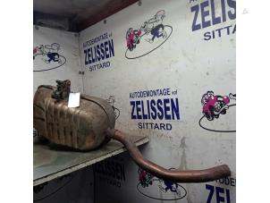 Gebruikte Uitlaat Einddemper Renault Megane II Grandtour (KM) 2.0 16V Prijs € 57,75 Margeregeling aangeboden door Zelissen V.O.F. autodemontage