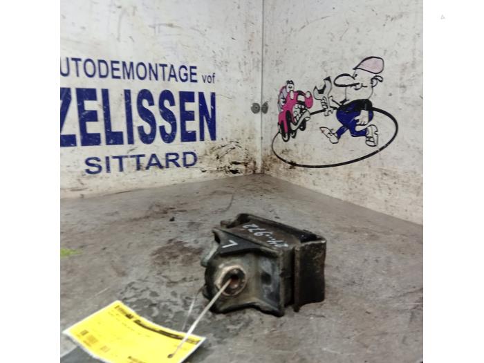 Gebruikte Motorsteun Mercedes Sprinter 3t (903) 308 CDI 16V Prijs € 26,25 Margeregeling aangeboden door Zelissen V.O.F. autodemontage