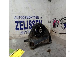 Gebruikte Motorsteun Opel Antara (LA6) 2.4 16V 4x4 Prijs € 31,50 Margeregeling aangeboden door Zelissen V.O.F. autodemontage