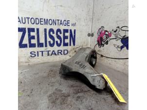 Gebruikte Motorsteun Opel Antara (LA6) 2.4 16V 4x4 Prijs € 31,50 Margeregeling aangeboden door Zelissen V.O.F. autodemontage