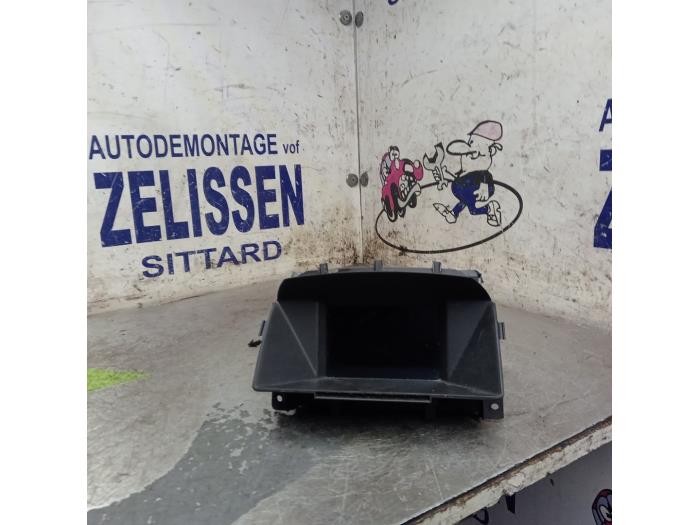 Gebruikte Display Interieur Opel Zafira (M75) 2.2 16V Direct Ecotec Prijs € 42,00 Margeregeling aangeboden door Zelissen V.O.F. autodemontage