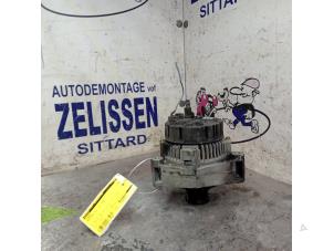 Gebruikte Dynamo Mercedes SLK (R170) 2.0 200 16V Prijs € 78,75 Margeregeling aangeboden door Zelissen V.O.F. autodemontage