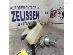 Gebruikte Hoofdremcilinder Mercedes SLK (R170) 2.0 200 16V Prijs € 42,00 Margeregeling aangeboden door Zelissen V.O.F. autodemontage