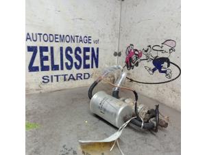 Gebruikte Benzinepomp Mercedes SLK (R170) 2.0 200 16V Prijs € 99,75 Margeregeling aangeboden door Zelissen V.O.F. autodemontage