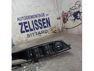 Gebruikte Schakelaar Elektrisch Raam Ford Focus 3 Wagon 1.0 Ti-VCT EcoBoost 12V 125 Prijs € 47,25 Margeregeling aangeboden door Zelissen V.O.F. autodemontage
