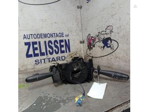 Gebruikte Licht + Raw Schakelaar Renault Master II (FD/HD) 2.5 dCi 16V 100 Prijs € 78,75 Margeregeling aangeboden door Zelissen V.O.F. autodemontage