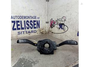 Gebruikte Combischakelaar Stuurkolom Volkswagen Polo V (6R) 1.2 12V Prijs € 52,50 Margeregeling aangeboden door Zelissen V.O.F. autodemontage