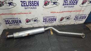 Gebruikte Uitlaat Middendemper Nissan Primera (P12) 2.0 16V CVT Prijs € 42,00 Margeregeling aangeboden door Zelissen V.O.F. autodemontage