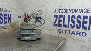 Gebruikte Motorsteun Volkswagen Golf VI (5K1) 1.6 Prijs € 31,50 Margeregeling aangeboden door Zelissen V.O.F. autodemontage