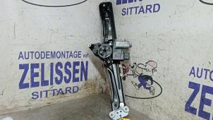 Gebruikte Ruitmechaniek 4Deurs rechts-voor Citroen C3 Aircross I (2C/2R) 1.2 PureTech 82 Prijs € 152,25 Margeregeling aangeboden door Zelissen V.O.F. autodemontage