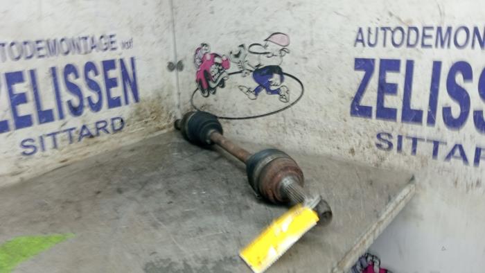 Gebruikte Aandrijfas links-voor Citroen C1 1.4 HDI Prijs € 47,25 Margeregeling aangeboden door Zelissen V.O.F. autodemontage