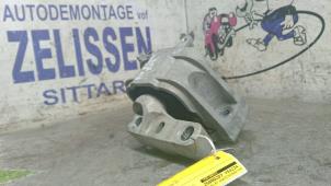 Gebruikte Motorsteun Volkswagen Golf Plus (5M1/1KP) 2.0 FSI 16V Prijs € 26,25 Margeregeling aangeboden door Zelissen V.O.F. autodemontage