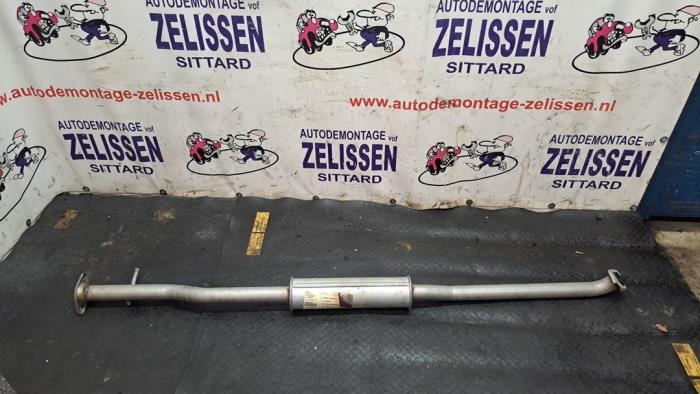 Gebruikte Uitlaat Middendemper Suzuki Ignis (FH) 1.3 16V Prijs € 47,25 Margeregeling aangeboden door Zelissen V.O.F. autodemontage