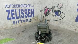 Gebruikte Stuurpomp Renault Trafic New (FL) 2.0 dCi 16V 90 Prijs € 99,75 Margeregeling aangeboden door Zelissen V.O.F. autodemontage