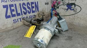 Gebruikte Servo Elektrisch Renault Twingo II (CN) 1.2 16V Prijs € 99,75 Margeregeling aangeboden door Zelissen V.O.F. autodemontage