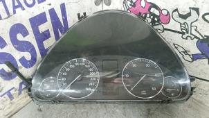 Gebruikte Cockpit Mercedes C Combi (S203) 2.2 C-220 CDI 16V Prijs € 84,00 Margeregeling aangeboden door Zelissen V.O.F. autodemontage