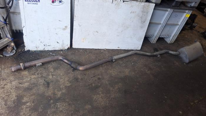 Uitlaat Einddemper van een Mercedes-Benz C Combi (S203) 2.2 C-220 CDI 16V 2004
