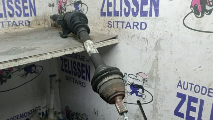 Gebruikte Aandrijfas rechts-voor Volvo S40 (MS) 1.6 D 16V Prijs € 52,50 Margeregeling aangeboden door Zelissen V.O.F. autodemontage