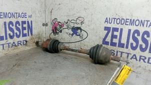 Gebruikte Aandrijfas links-voor Volvo S40 (MS) 1.6 D 16V Prijs € 52,50 Margeregeling aangeboden door Zelissen V.O.F. autodemontage