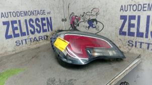 Gebruikte Achterlicht links Opel Adam 1.4 16V Prijs € 99,75 Margeregeling aangeboden door Zelissen V.O.F. autodemontage