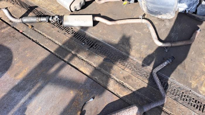 Gebruikte Uitlaat Middendemper Jaguar X-type 2.0 D 16V Prijs € 78,75 Margeregeling aangeboden door Zelissen V.O.F. autodemontage