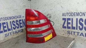 Gebruikte Achterlicht rechts Mercedes C Combi (S203) 2.0 C-200K 16V Prijs € 36,75 Margeregeling aangeboden door Zelissen V.O.F. autodemontage