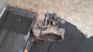 Gebruikte Versnellingsbak Volkswagen Jetta III (1K2) 2.0 16V FSI Prijs € 367,50 Margeregeling aangeboden door Zelissen V.O.F. autodemontage