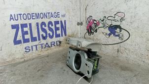 Gebruikte Motorsteun Nissan Note (E11) 1.4 16V Prijs € 31,50 Margeregeling aangeboden door Zelissen V.O.F. autodemontage