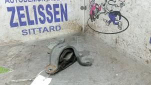 Gebruikte Motorrubber Renault Megane II (LM) 1.6 16V Prijs € 21,00 Margeregeling aangeboden door Zelissen V.O.F. autodemontage