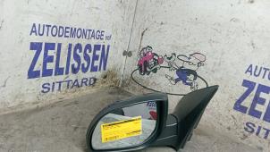 Gebruikte Spiegel Buiten links Hyundai i20 1.2i 16V Prijs € 52,50 Margeregeling aangeboden door Zelissen V.O.F. autodemontage