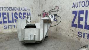 Gebruikte Motorsteun Jeep Compass II (MP) 1.3 T4 150 16V Prijs € 63,00 Margeregeling aangeboden door Zelissen V.O.F. autodemontage