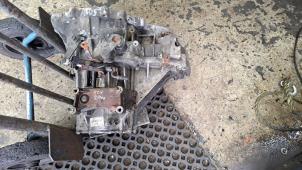 Gebruikte Versnellingsbak Hyundai Santa Fe I 2.0 16V 4x2 Prijs € 498,75 Margeregeling aangeboden door Zelissen V.O.F. autodemontage