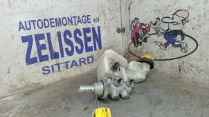 Gebruikte Hoofdremcilinder Jeep Compass I (MK49) 2.4 16V 4x2 Prijs € 7,35 Margeregeling aangeboden door Zelissen V.O.F. autodemontage