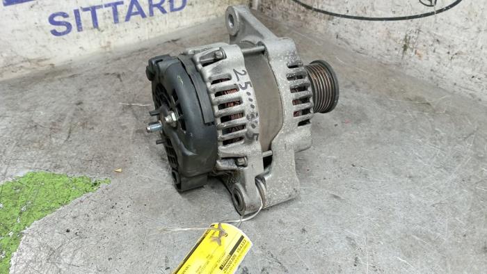 Gebruikte Dynamo Opel Insignia 2.0 CDTI 16V 130 Ecotec Prijs € 47,25 Margeregeling aangeboden door Zelissen V.O.F. autodemontage