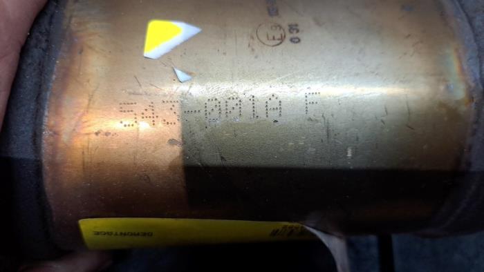 Katalysator van een Opel Vectra B Caravan (31) 1.6 16V 1998