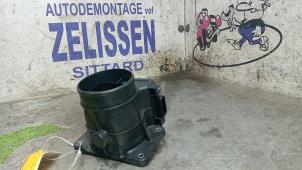 Gebruikte Luchtmassameter Mitsubishi Outlander (CU) 2.0 16V 4x2 Prijs € 26,25 Margeregeling aangeboden door Zelissen V.O.F. autodemontage